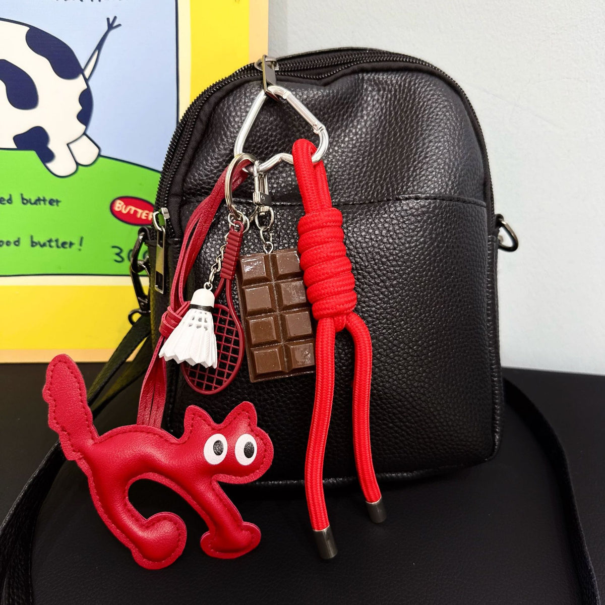 Llaveros Hechos A Mano De Cuero Sintético En Color Rojo Con Diseño De Gato, Estilo Lindo Y Colgante Decorativo
