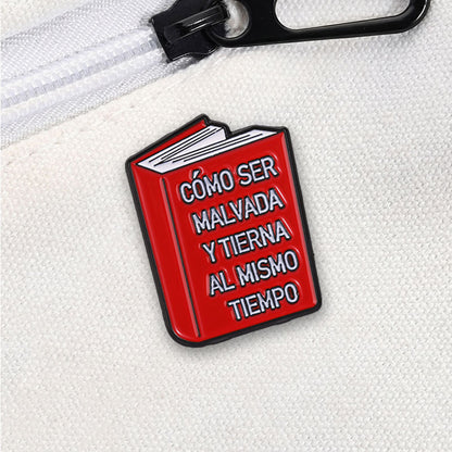 Insignia De Aleación Con Estampado Multicolor De Dibujos Animados, Diseñada Como Pin Para Libros