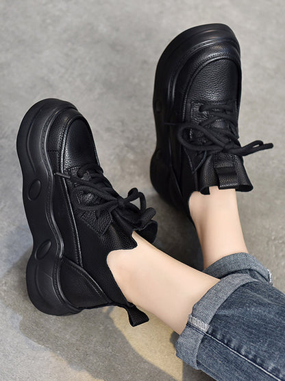 Round-Toe Tied Boots