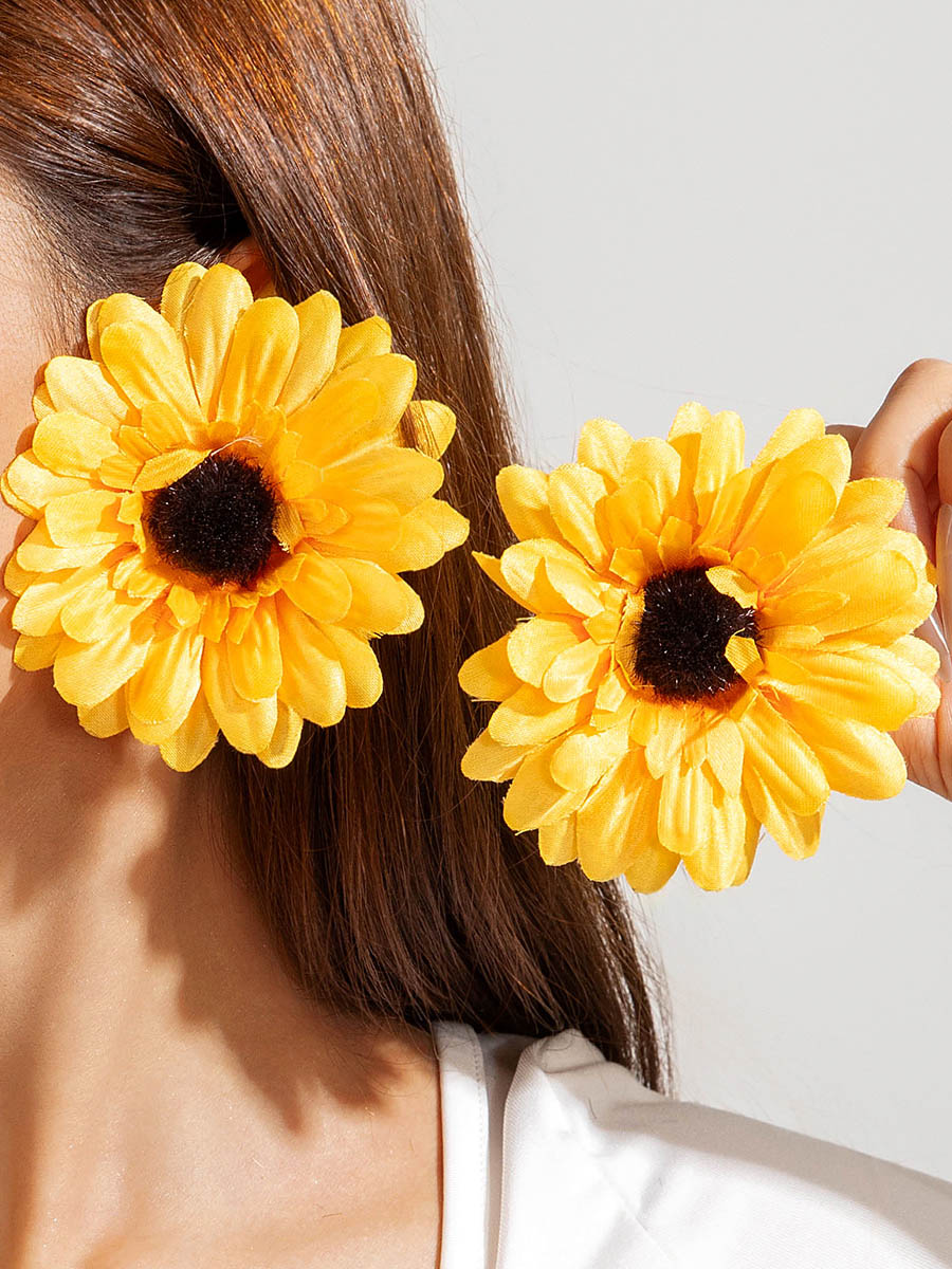 Flower Shape Drop Earrings