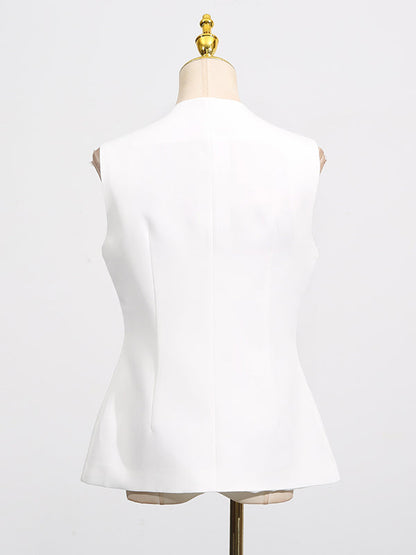 Sleeveless Buttoned Pockets Round-Neck Tank Top