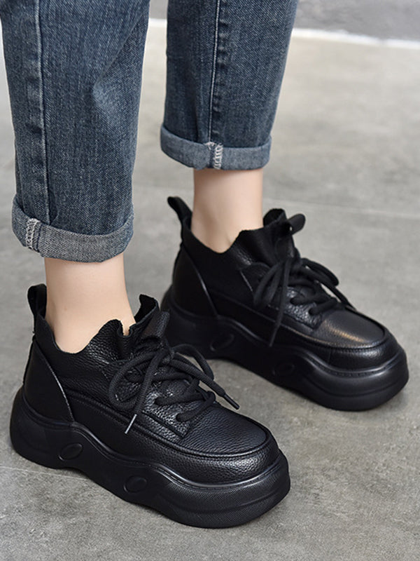 Round-Toe Tied Boots