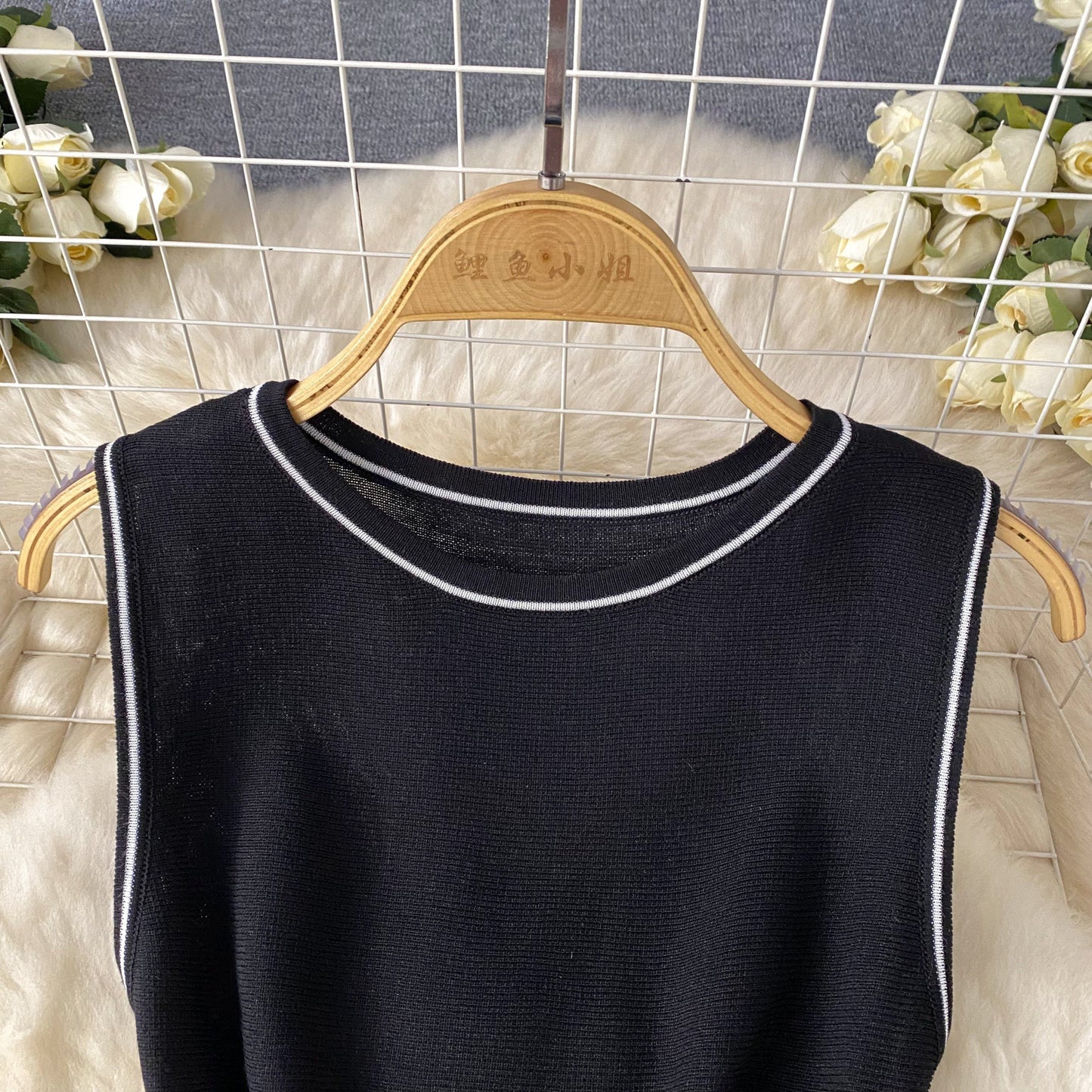 Women's Sheath Dress Elegant Round Neck Contrast Binding Sleeveless Stripe Above Knee Daily