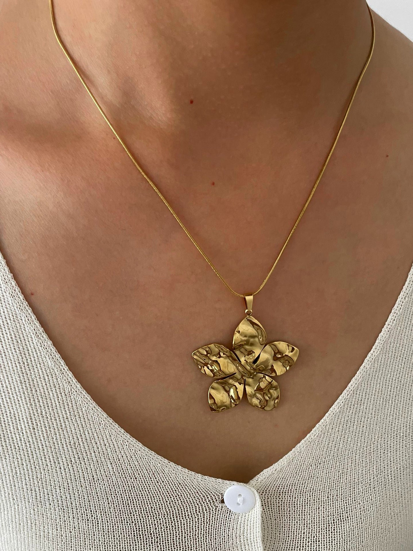 Jewelry Retro Flower 316L Stainless Steel  18K Gold Plated Pendant Necklace