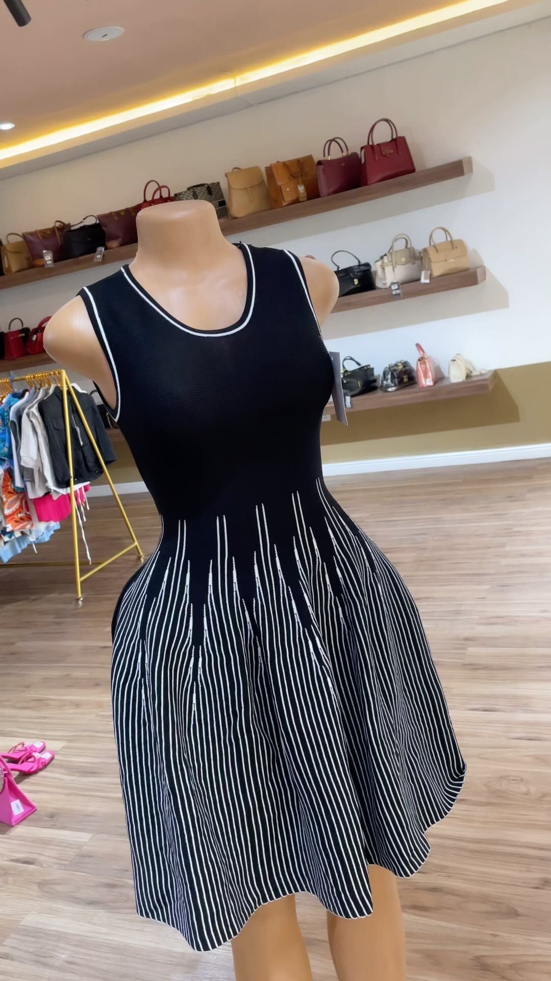 Women's Sheath Dress Elegant Round Neck Contrast Binding Sleeveless Stripe Above Knee Daily