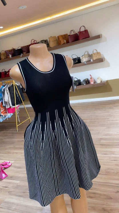 Women's Sheath Dress Elegant Round Neck Contrast Binding Sleeveless Stripe Above Knee Daily