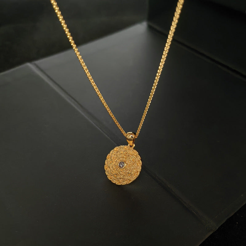 设计师新款金属风项链铜镀真金吊坠圆形简约镶钻高级拉丝女锁骨链