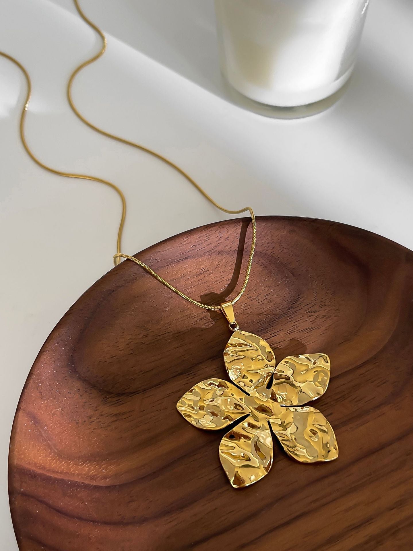 Jewelry Retro Flower 316L Stainless Steel  18K Gold Plated Pendant Necklace