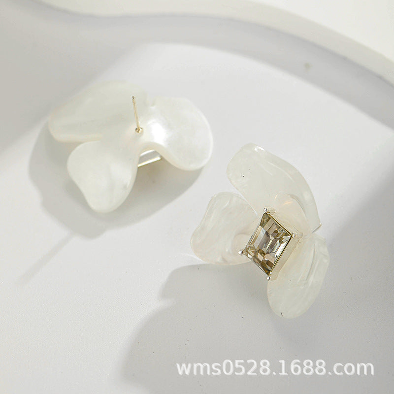 白色鸾尾花耳钉日韩新款耳环同款耳钉耳饰复古高级925银针女耳环