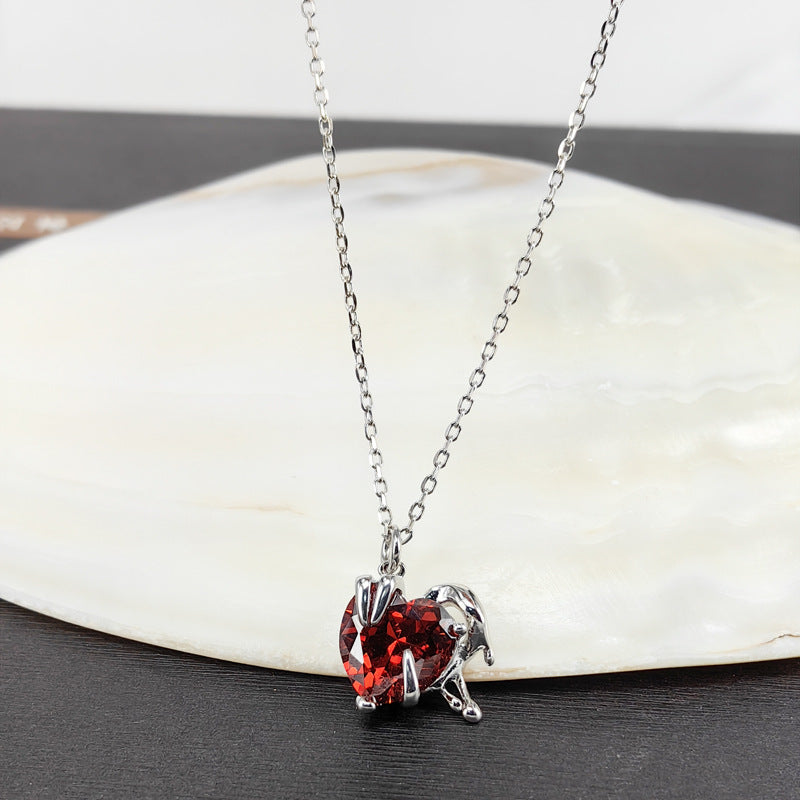Minimal Heart Pendant Necklace