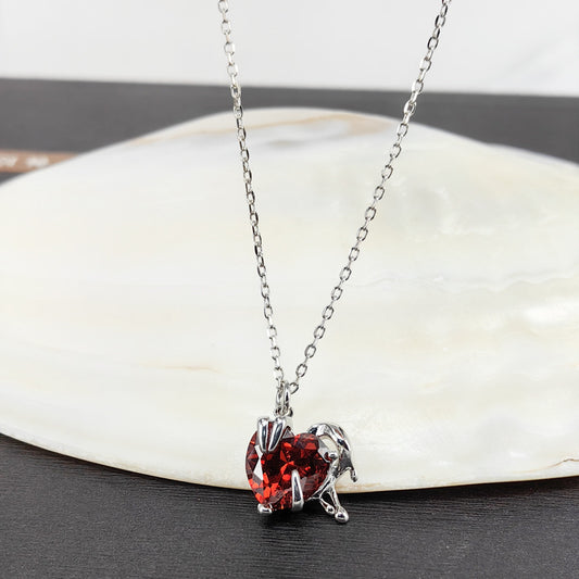 Minimal Heart Pendant Necklace