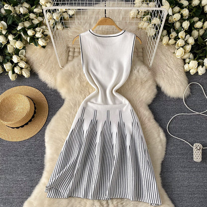 Women's Sheath Dress Elegant Round Neck Contrast Binding Sleeveless Stripe Above Knee Daily