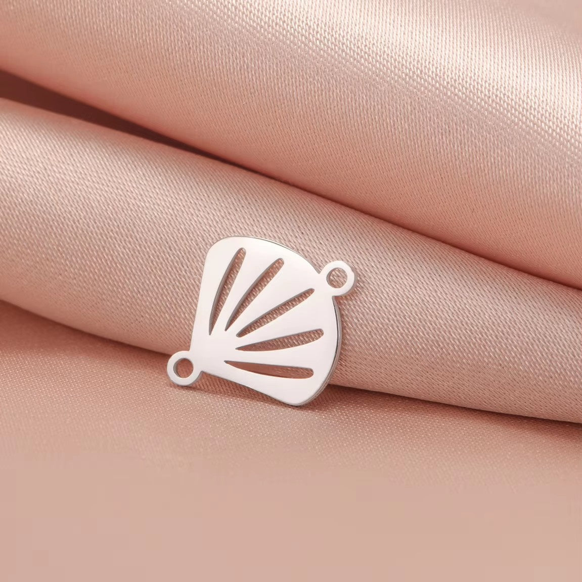 1 Piece 304 Stainless Steel Tortoise Flower Shell Pendant