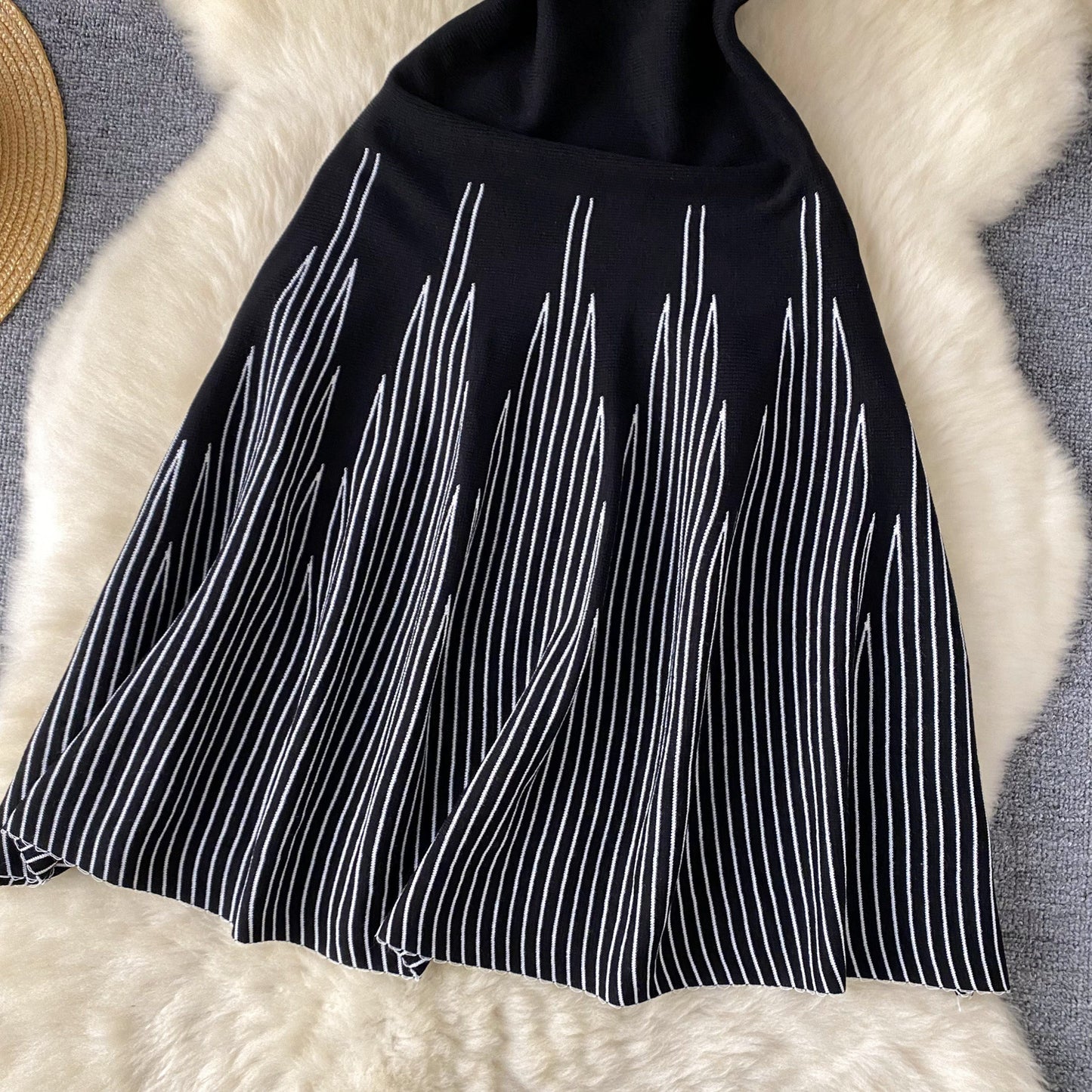 Women's Sheath Dress Elegant Round Neck Contrast Binding Sleeveless Stripe Above Knee Daily