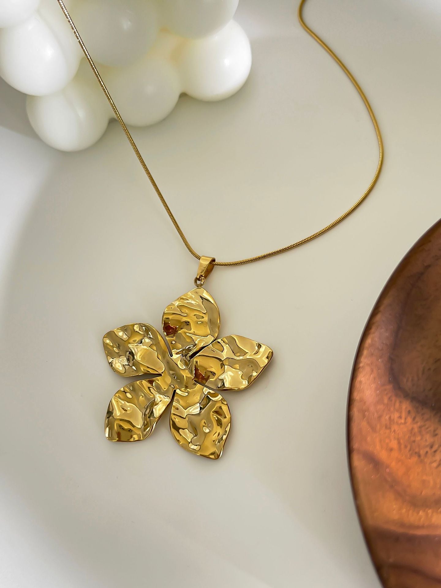 Jewelry Retro Flower 316L Stainless Steel  18K Gold Plated Pendant Necklace