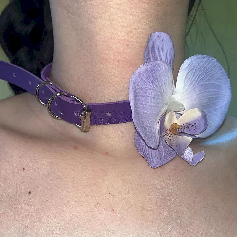 Sweet Simple Style Flower Pu Leather  Choker