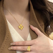Osmanthus diamond necklace