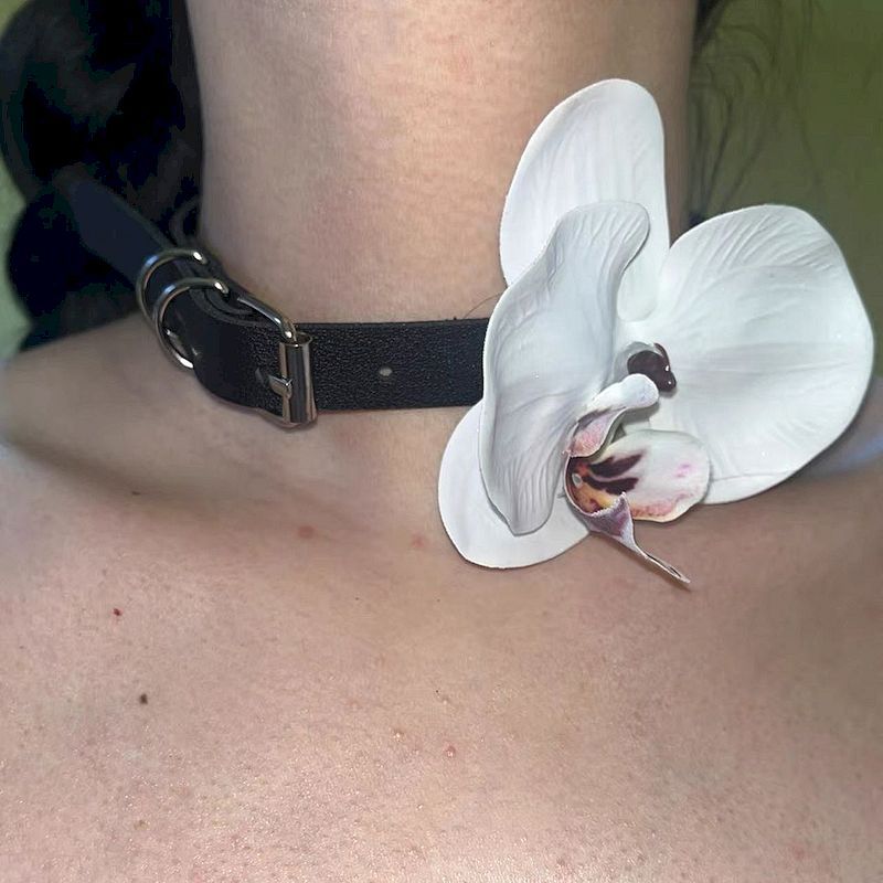 Sweet Simple Style Flower Pu Leather  Choker