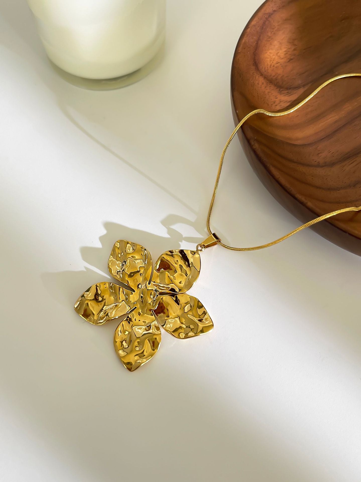 Jewelry Retro Flower 316L Stainless Steel  18K Gold Plated Pendant Necklace