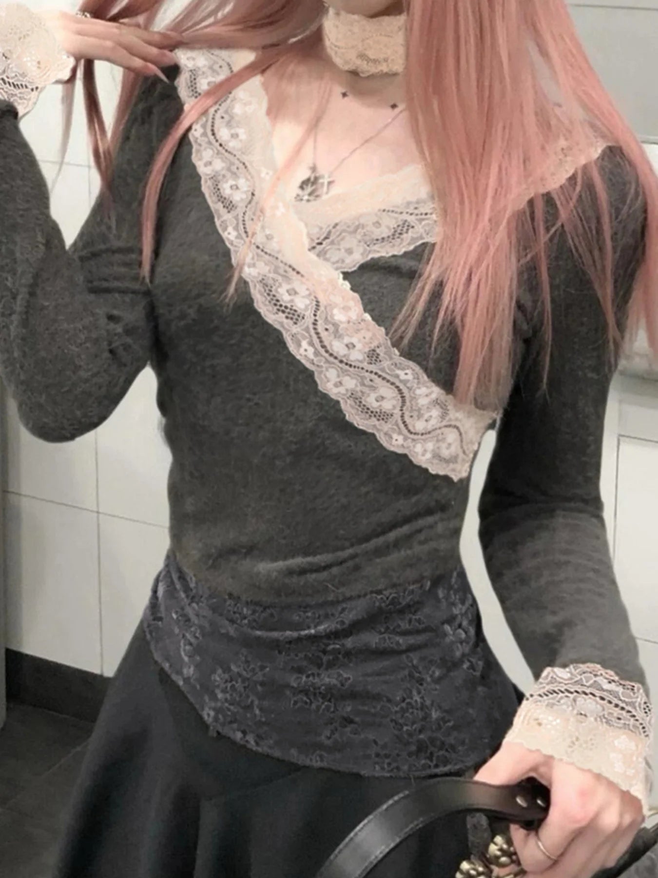 fashion V-neck Korean Aesthetic Slim Tops Lace Patchwork Floral Tee Shirts Hot Sweet Casual Fashion Chic Women's Outfits