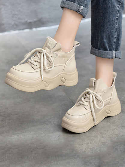 Round-Toe Tied Boots