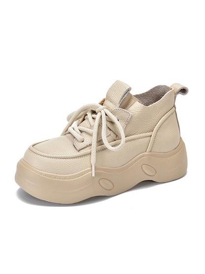 Round-Toe Tied Boots