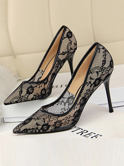 Flower Print Hollow Pointed-Toe Split-Joint Pumps