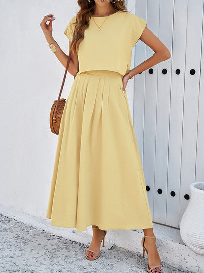 Loose Solid Color Round-Neck T-Shirt Top + Pleated Pockets A-Line Skirts Bottom Two Pieces Set
