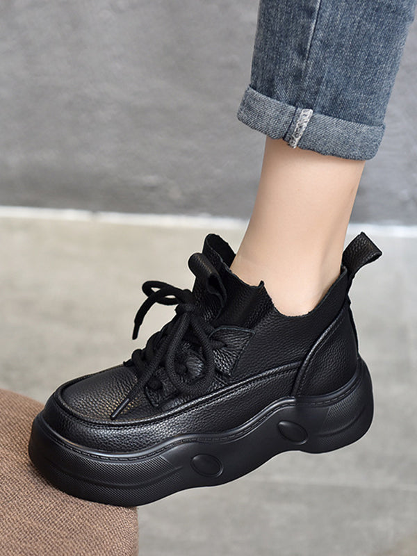 Round-Toe Tied Boots