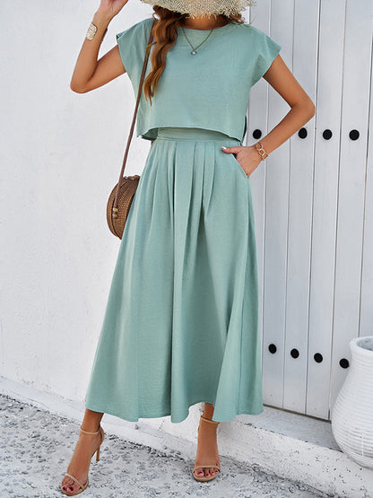 Loose Solid Color Round-Neck T-Shirt Top + Pleated Pockets A-Line Skirts Bottom Two Pieces Set