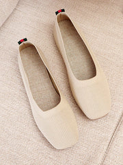 CREAMY WHITE