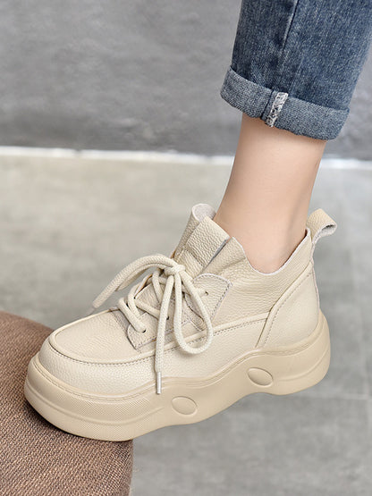 Round-Toe Tied Boots