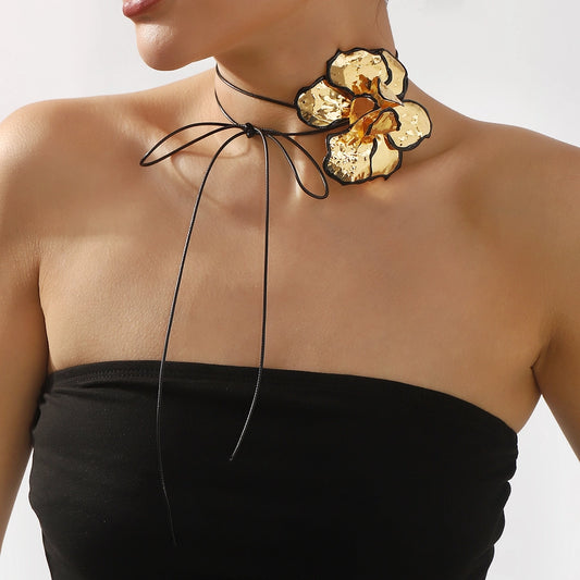 Vintage Style Flower Wax line Iron  Choker