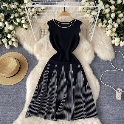 Women's Sheath Dress Elegant Round Neck Contrast Binding Sleeveless Stripe Above Knee Daily