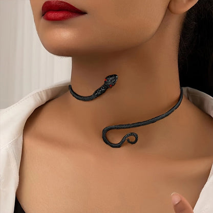 Vintage Style Classic Style Snake Iron Iron Choker