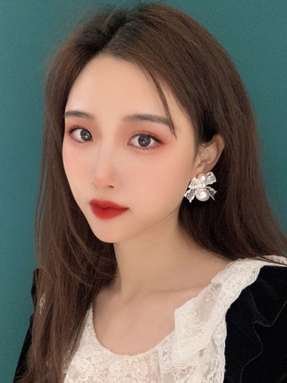 Vintage Pearls Bow-Embellished Earrings