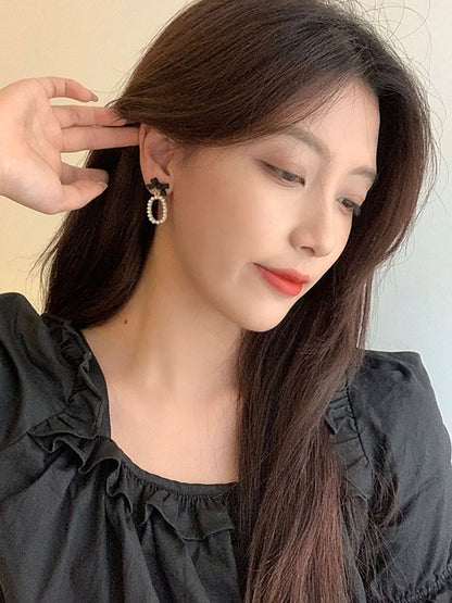 Original Pearls Bow Geometry Earrings