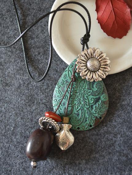 Flower Pendant Sliver Necklace