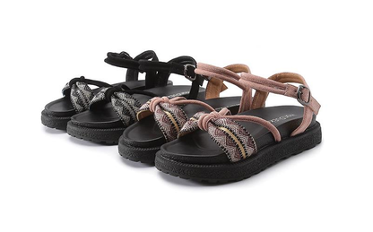 Pretty Beach Flats Sandals