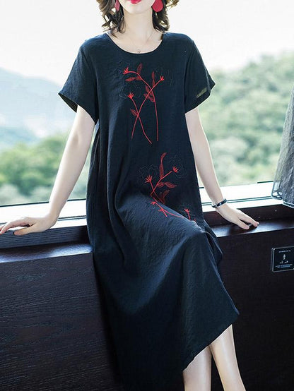 Loose Round-neck Embroidery Dress