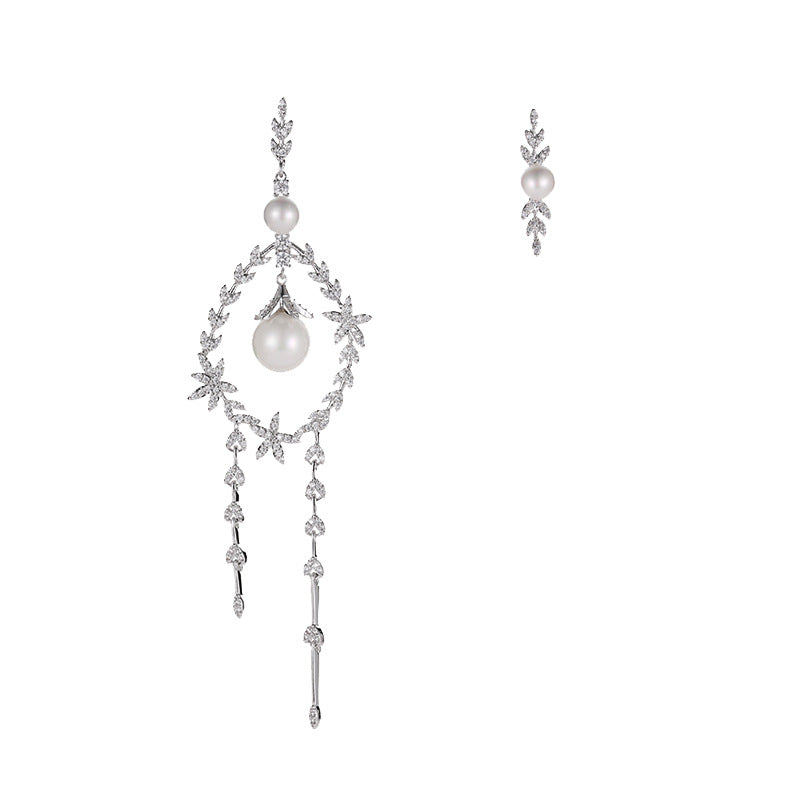 Asymmetric petal Pearl Earrings