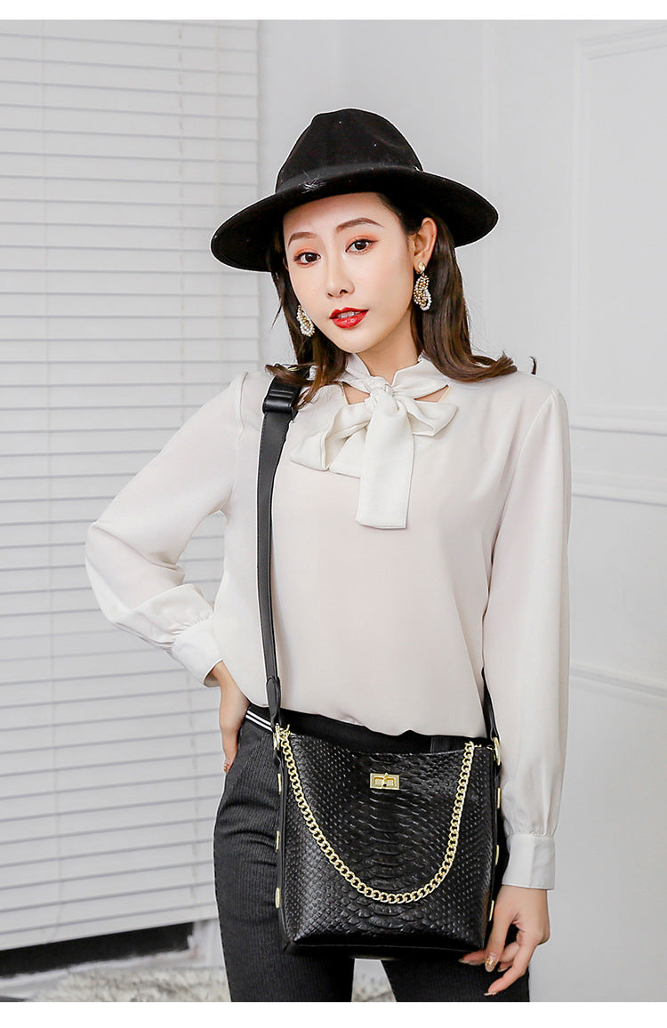 Small breeze bucket shoulder slung handbag