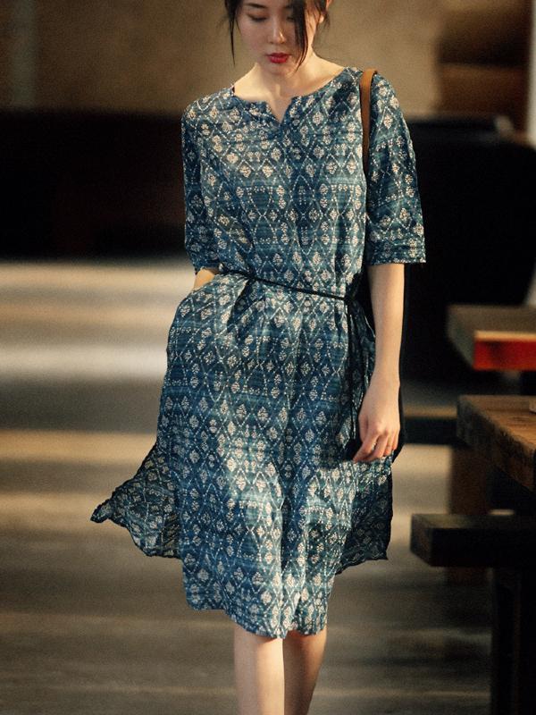 VINTAGE FLORAL PRINTED SPLIT-SIDE MIDI DRESS