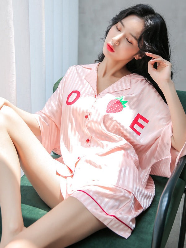 TWO-PIECES COMFORTABLE ICE SILK LOOSE STRAWBERRY PRINT PYJAMAS SUIT