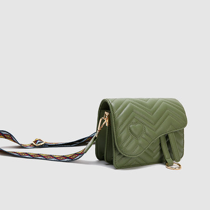 Heart-shaped wide shoulder strap shoulder bag