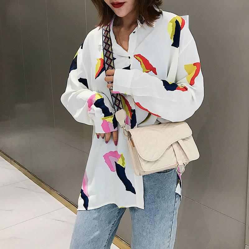 Heart-shaped wide shoulder strap shoulder bag