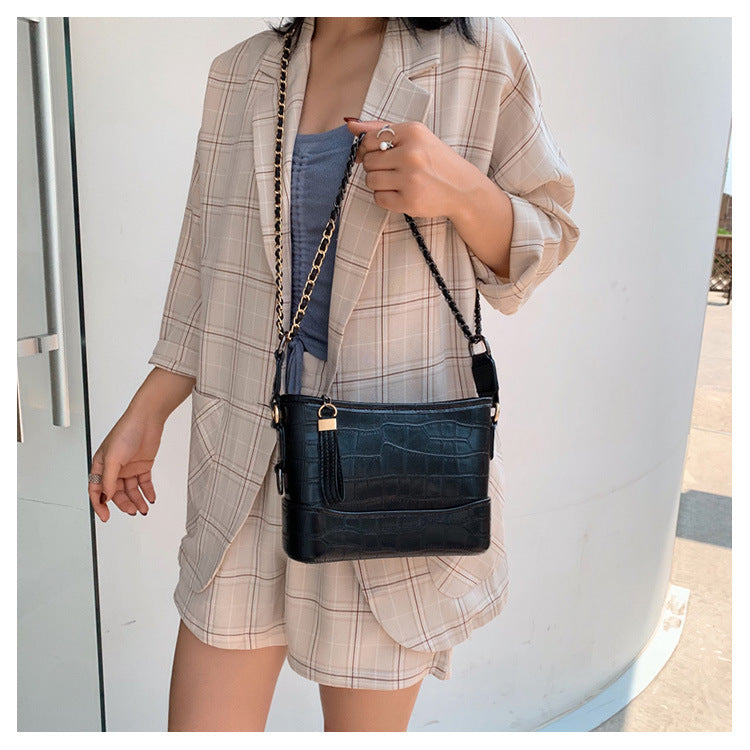 Vintage stone chain shoulder bag