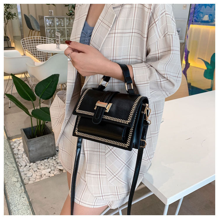 Vintage square bag one-shoulder slant bag