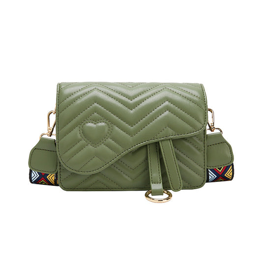 Heart-shaped wide shoulder strap shoulder bag