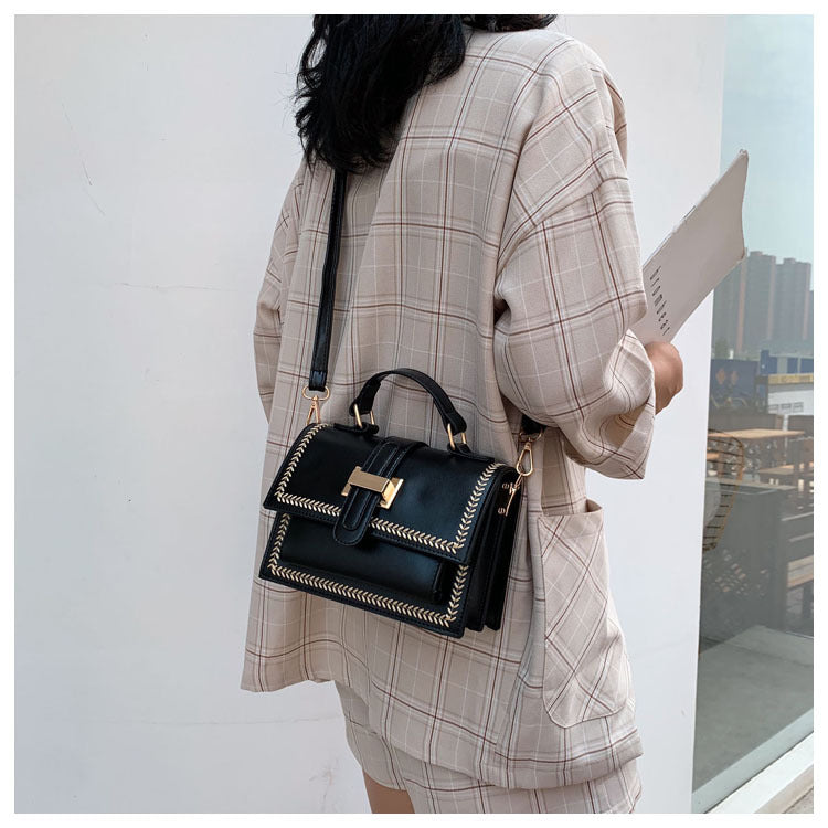 Vintage square bag one-shoulder slant bag